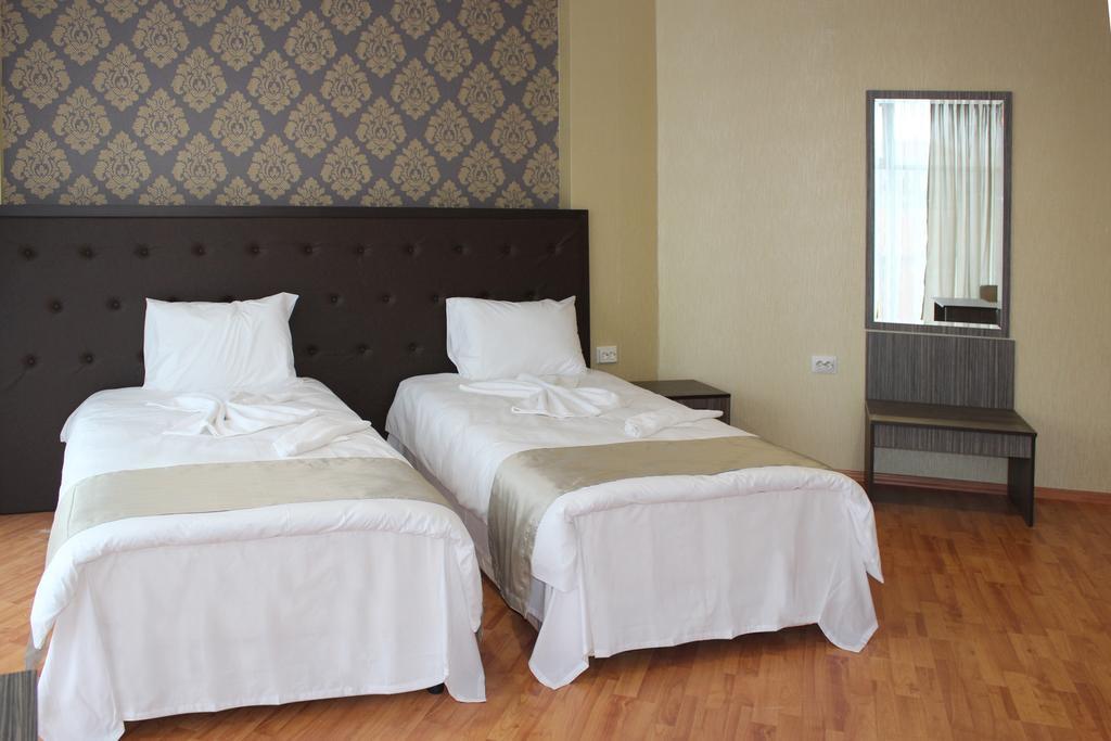 Family Hotel סיליסטרה מראה חיצוני תמונה
